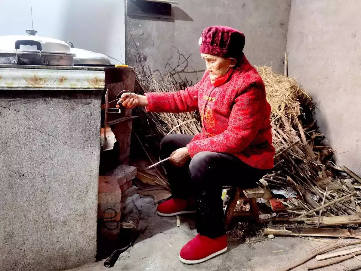 China’s Oldest Woman Turns 124 with a Positive Outlook and Pumpkin Lard Porridge